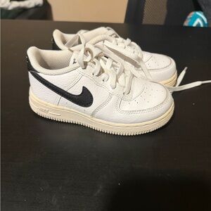 Nike Kids Sneakers in White and Black